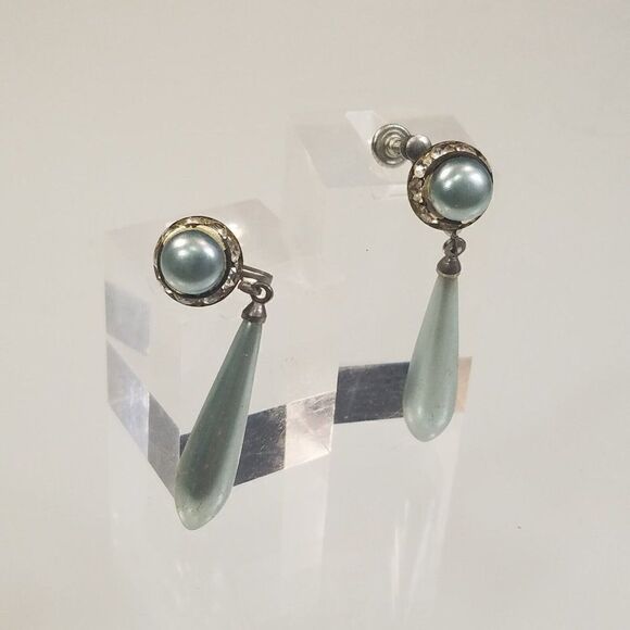 Vintage Tear Drop Icy Blue Screw Back Earrings As Is - Picture 4 of 7